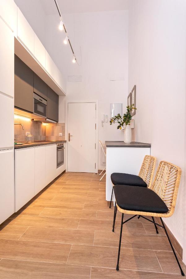 Genteel Home Pajaritos 17 Sevilla Bagian luar foto