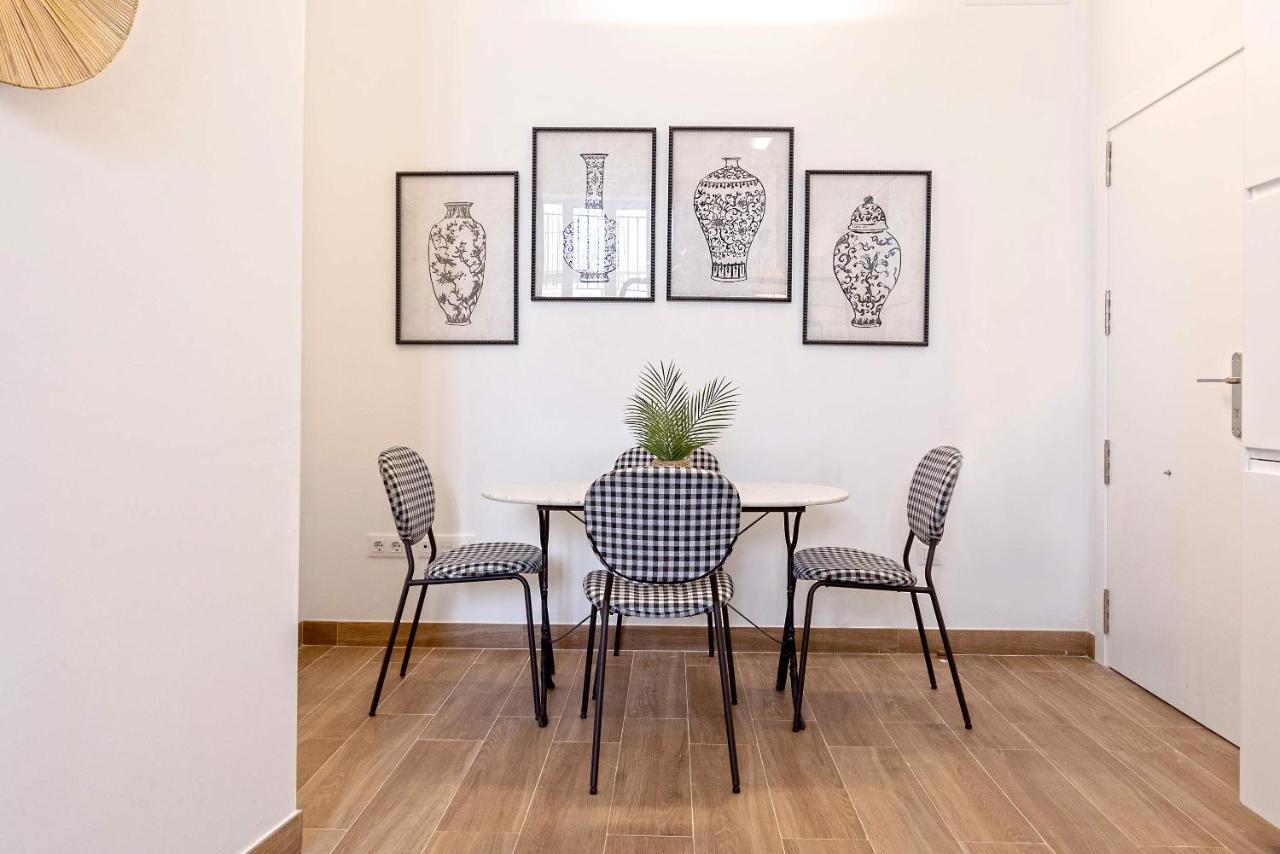 Genteel Home Pajaritos 17 Sevilla Bagian luar foto